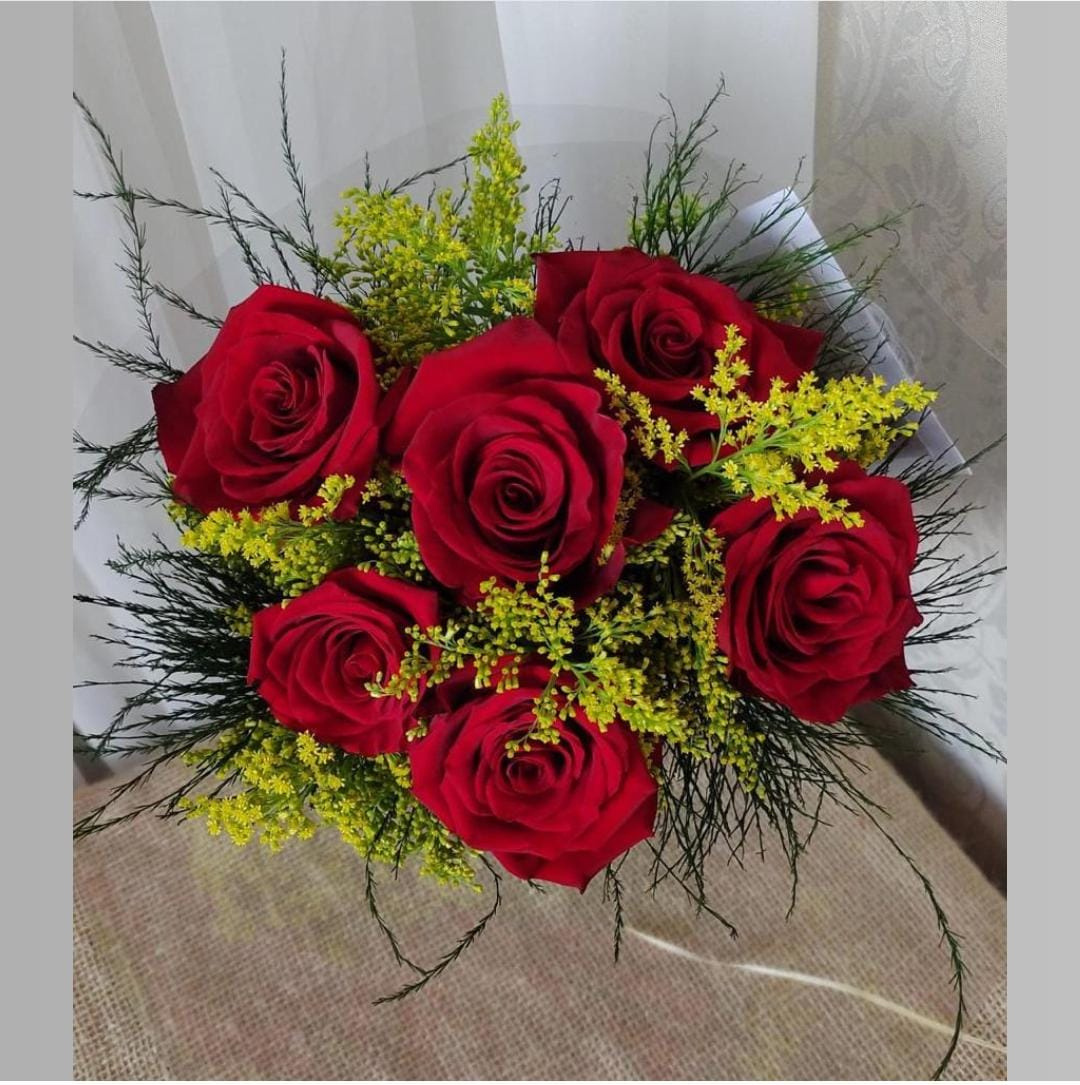 Buquê Cinco Rosas